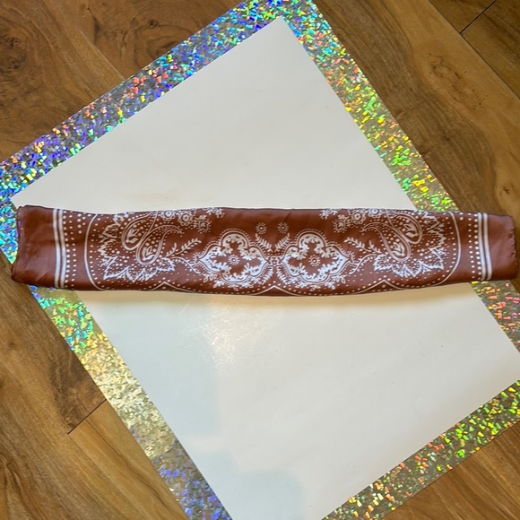Brown and White Paisley Wrap with Floral Design - Picture 7 of 9